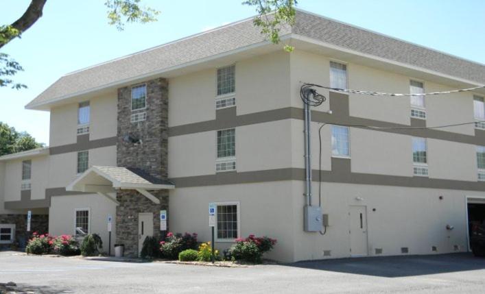 Gamble Farm Inn And Suites Jersey Shore Exterior foto